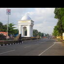 Das Monument an einer der Grenzen zwischen Temil Nadu und Puducherry